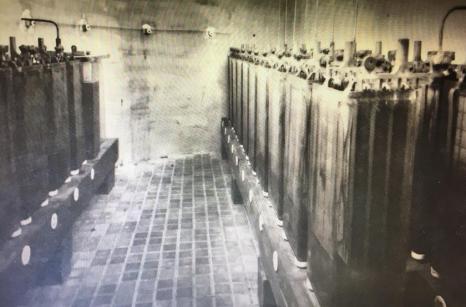 Baterías para energía eléctrica. Acumuladores desde un cargador eléctrico.